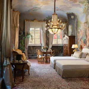 Piazza Pitti Palace - Residenza D'epoca לינה וארוחת בוקר